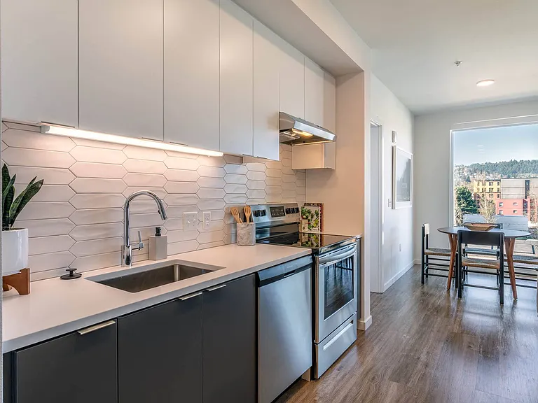 Picket-Shaped Tile Backsplashes