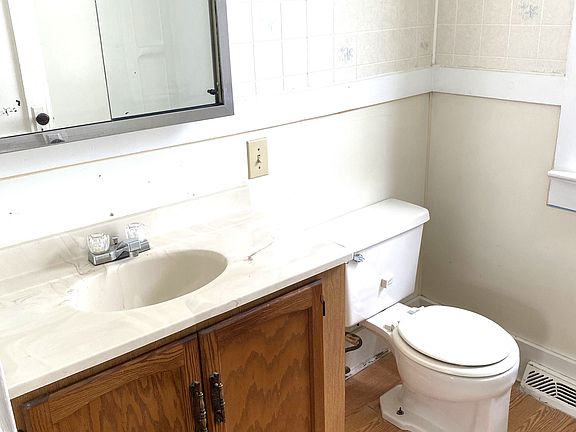 5th image of 1130 Atkins St #1
