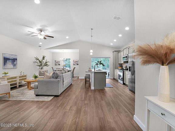 5th image of 247 RIVER HILL Drive