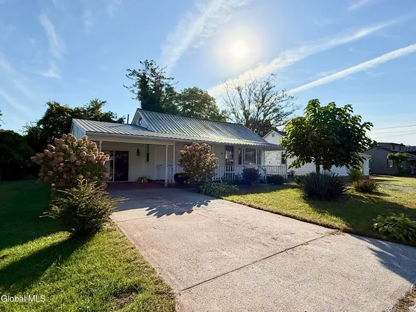 15 Holden Avenue, Queensbury, NY 12804