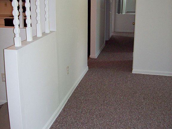 4th image of 9129 Gayle Dr