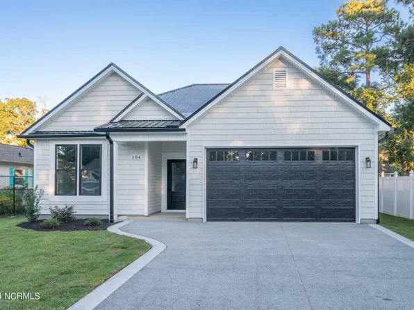 104 NE 16th Street, Oak Island, NC 28465