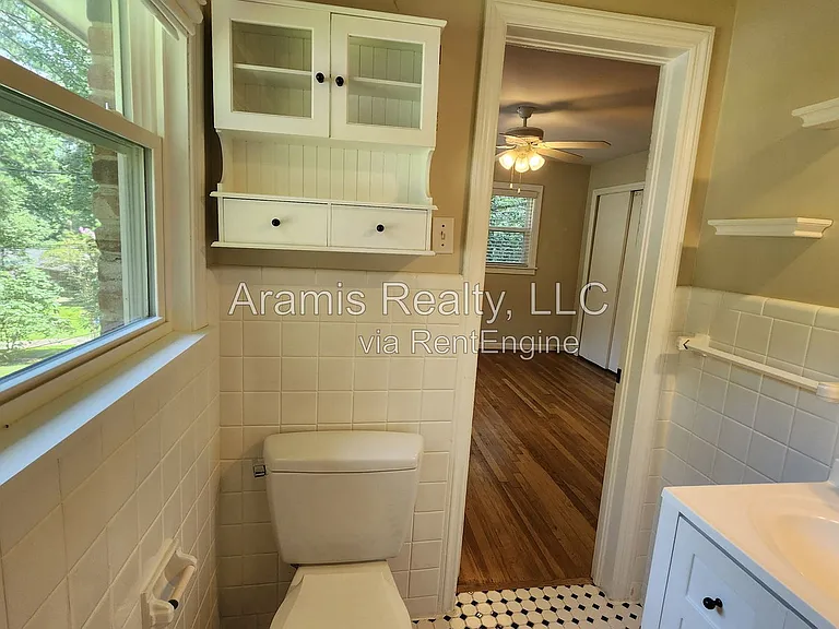1032 Homewood Ct — Photo 12
