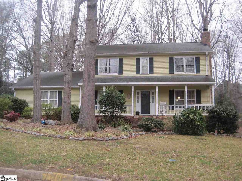 1st image of 213 Fredericksburg Dr