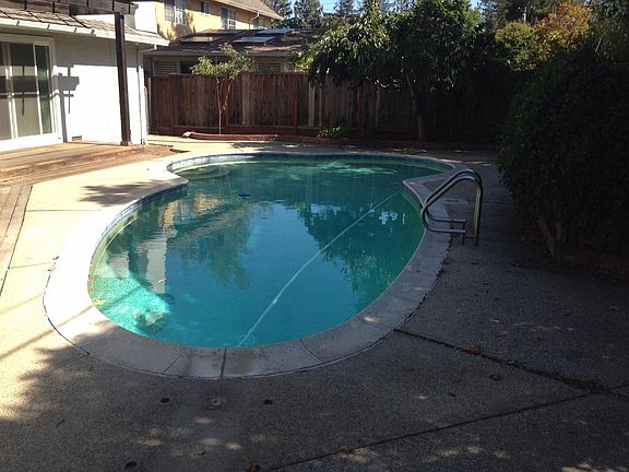 5th image of 100 Albert Ct