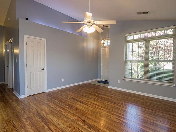 4th image of 264 Darenia Ln