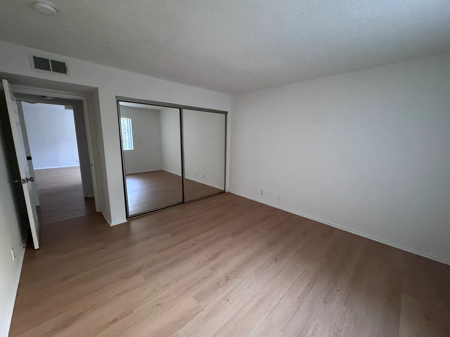 4434 Fulton Ave — Photo 1