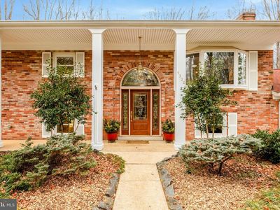 5300 Summit Dr, Fairfax, VA, 22030