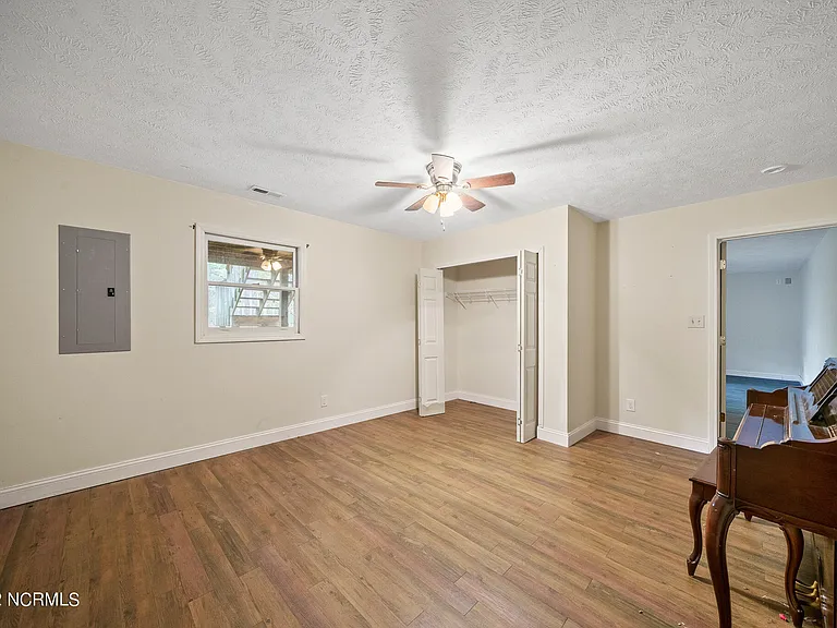 300 Clearfield Ln — Photo 18