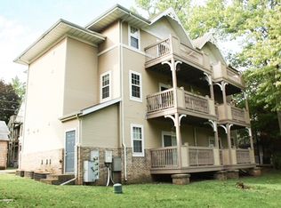 606 1/2 W Elm St APT 1, Urbana, IL 61801