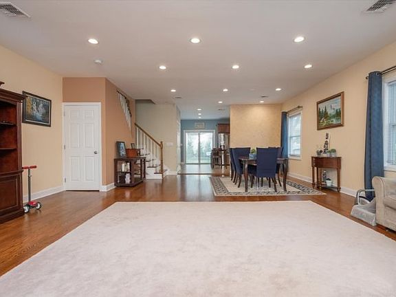 3rd image of 54 McKinley Ave