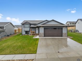 5830 Weatherby Loop, Rapid City, SD 57703