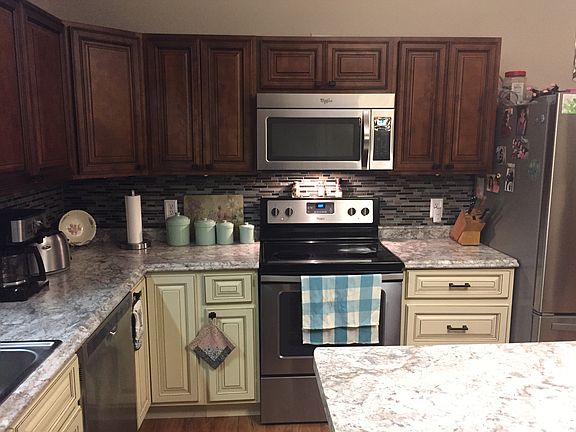 2nd image of 106 Clays Ferry Dr