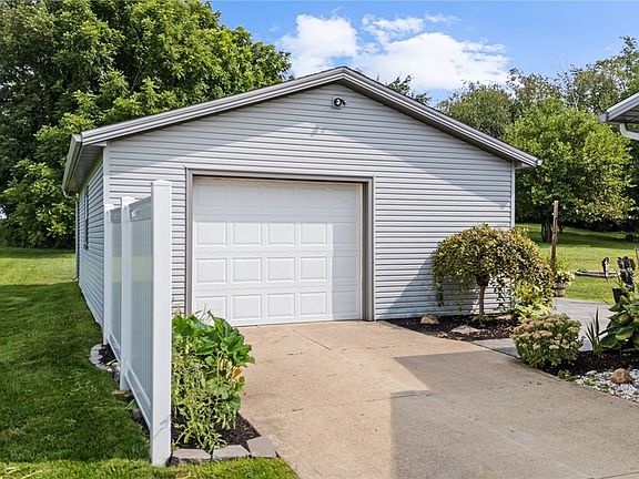 4th image of 11725 Forty Corners Rd NW
