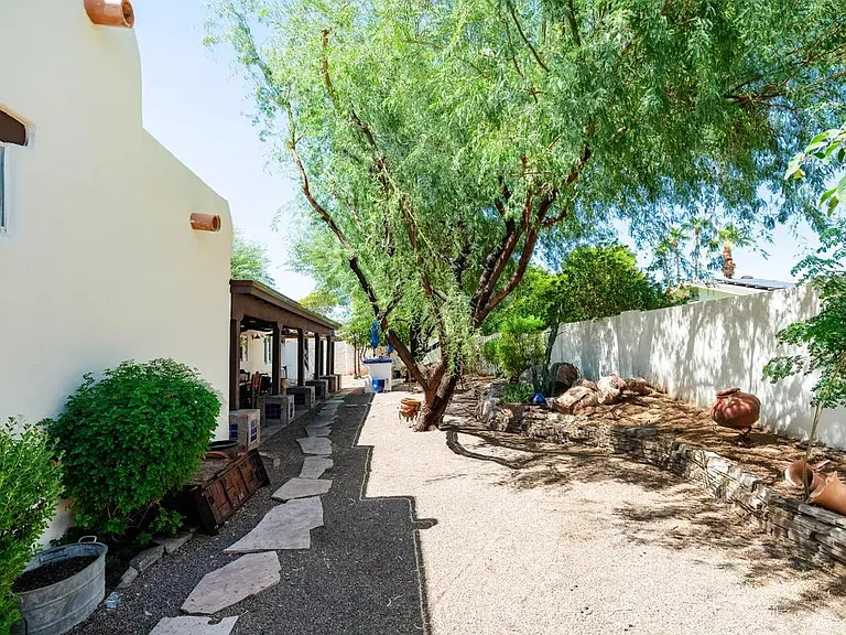 5312 E Ludlow Dr — Photo 46