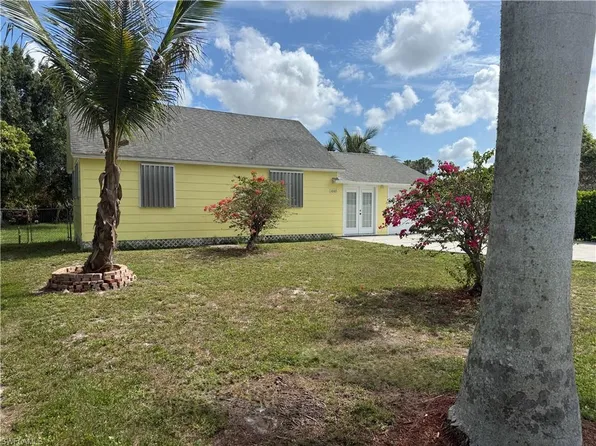10105 Pennsylvania AVE, BONITA SPRINGS, FL 34135