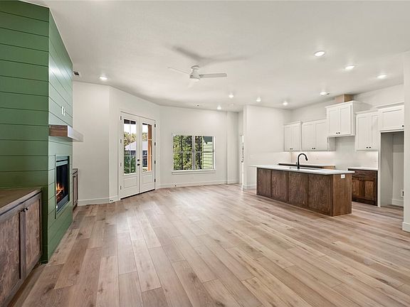 4th image of 15 Dumfries Cir