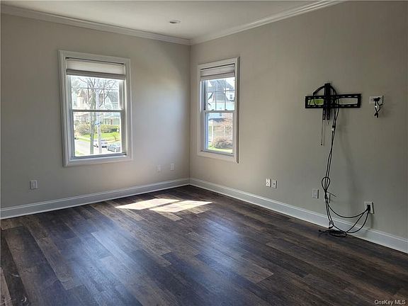 4th image of 221 E Sidney Ave APT 2