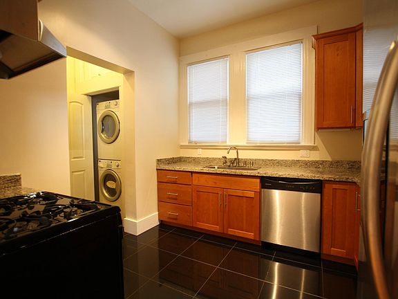 3rd image of 2108 Hayes St APT 8