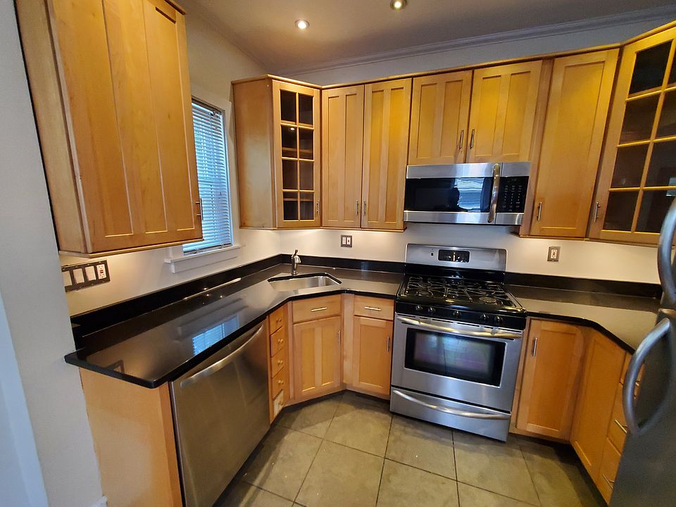 1st image of 22 Eastburn St #2