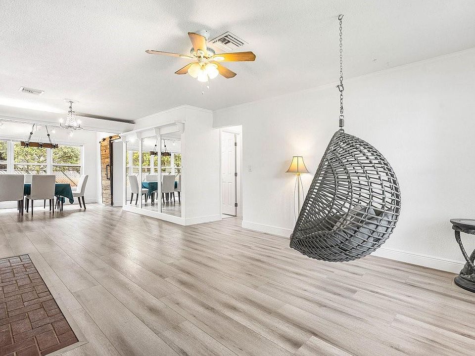 1st image of 3250 SW 12th Avenue