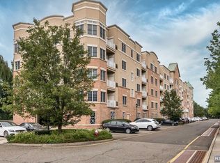 1202 Windsor Park Ct, Englewood, NJ