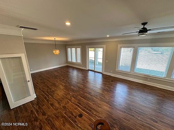 4th image of 206 Brookwood Park Ct