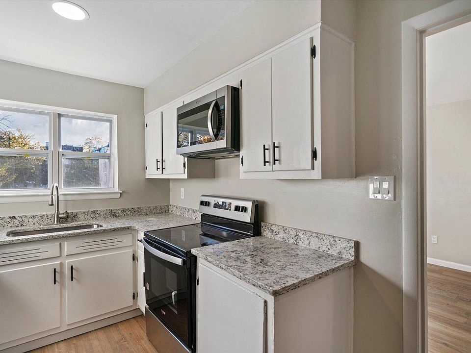 1st image of 1512 Court Ave #F8e1b583d