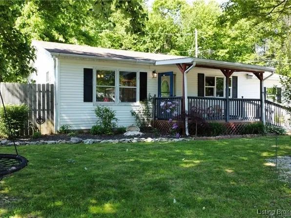 1310 W Kenwood Drive, Austin, IN 47102