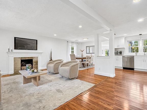3rd image of 46 Windsor Rd