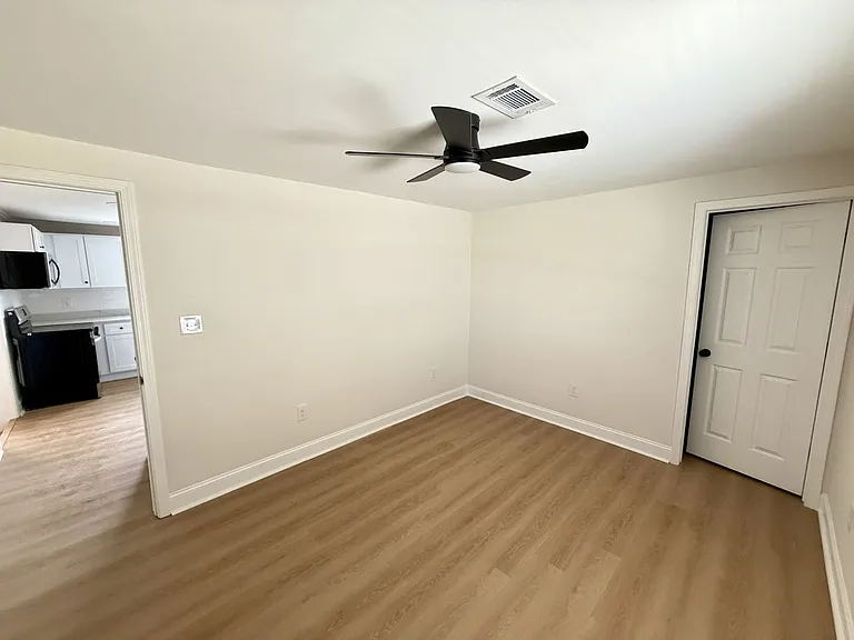 160 Indiana Ave — Photo 12