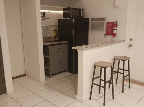 661 W 50th St, Hialeah, FL 33012