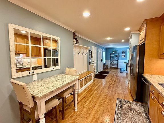 5th image of 28 Woodridge Dr #28