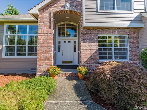 2nd image of 1013 Kerria Ln