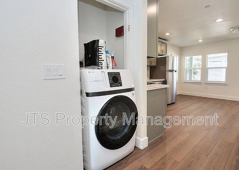 4712 65th St — Photo 24