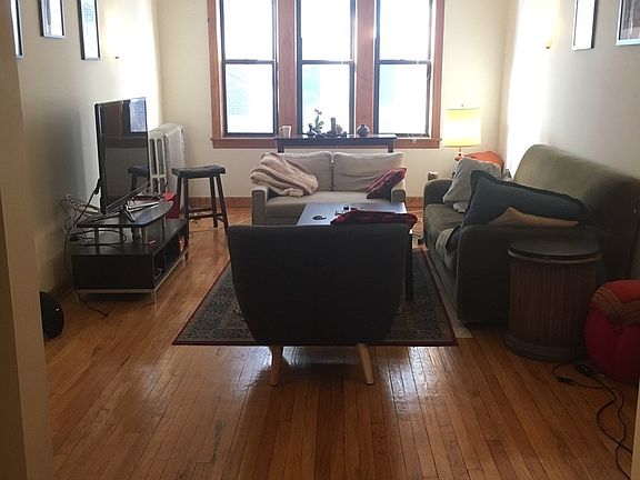 5th image of 642 W Waveland Ave #1