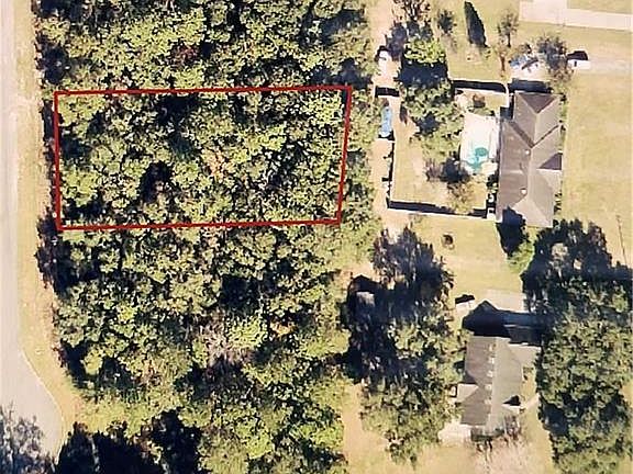 3rd image of 323 SW Woodleaf Ct
