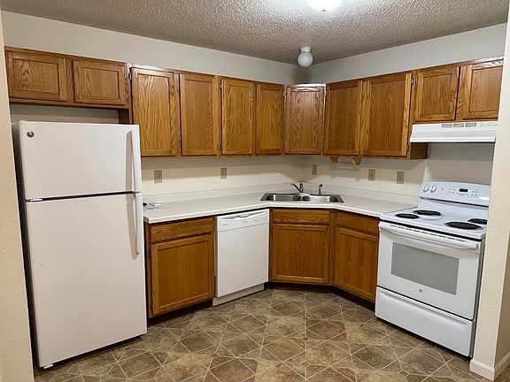 4th image of 440 Frederick St N #10497085