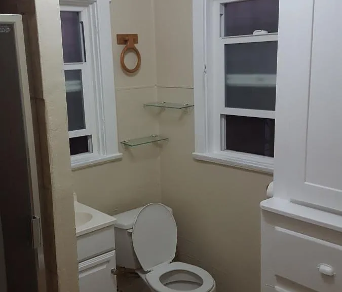 748 W Century Blvd — Photo 6