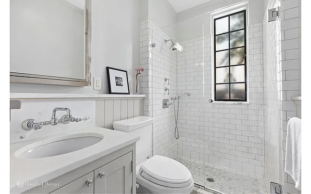 Rented by Douglas Elliman | media 27