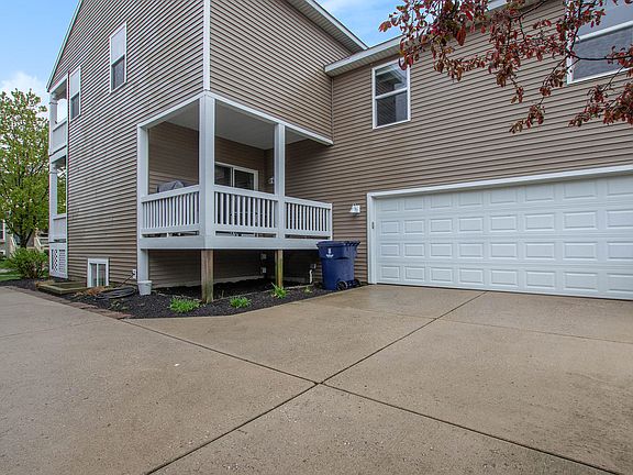 5th image of 561 Brookstone St