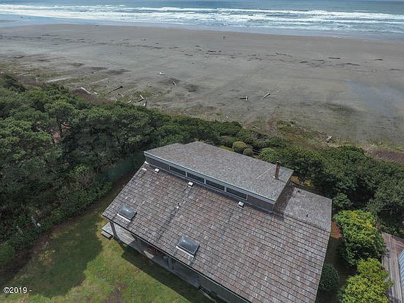 2nd image of 1365 NW Orcas Dr