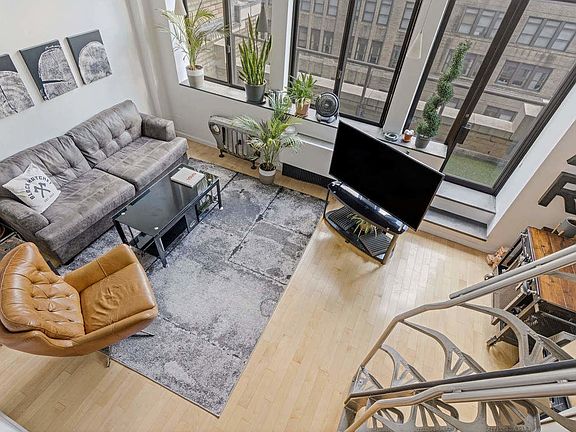 4th image of 310 E 46th St APT 16R