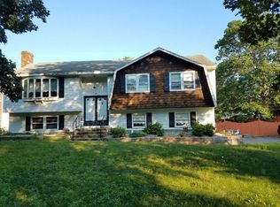 1 Colony Cir, Bedford, MA 01730