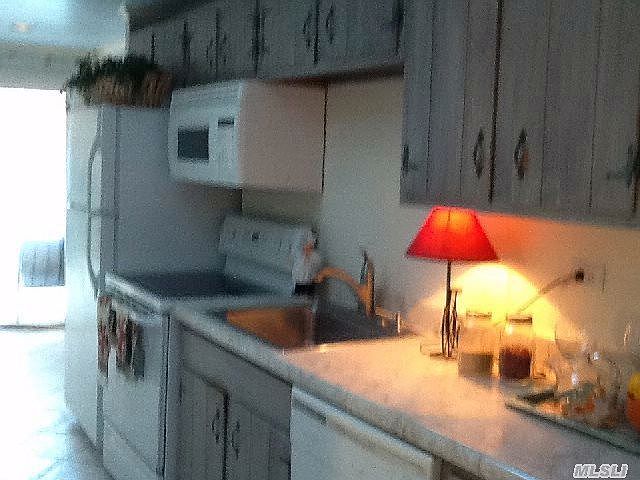 2nd image of 15 Saint James Pl
