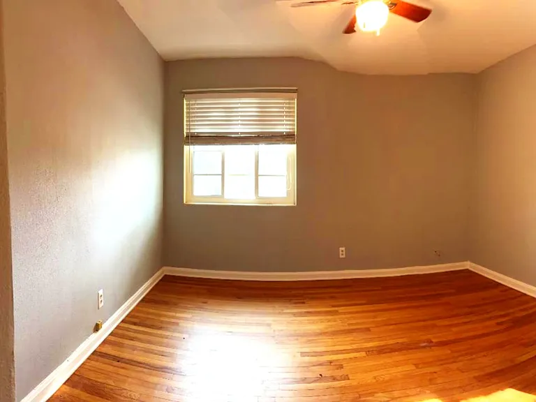 2842 Sydney St #4 — Photo 10