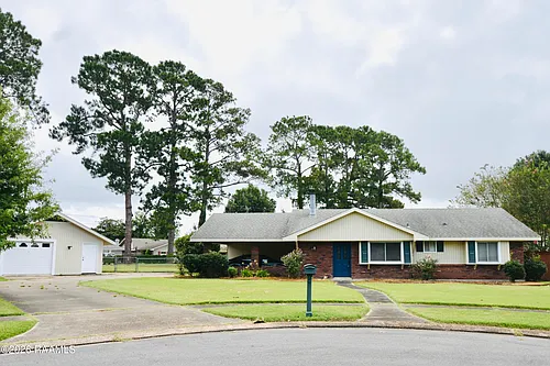 101 Boxwood Dr Photo 1