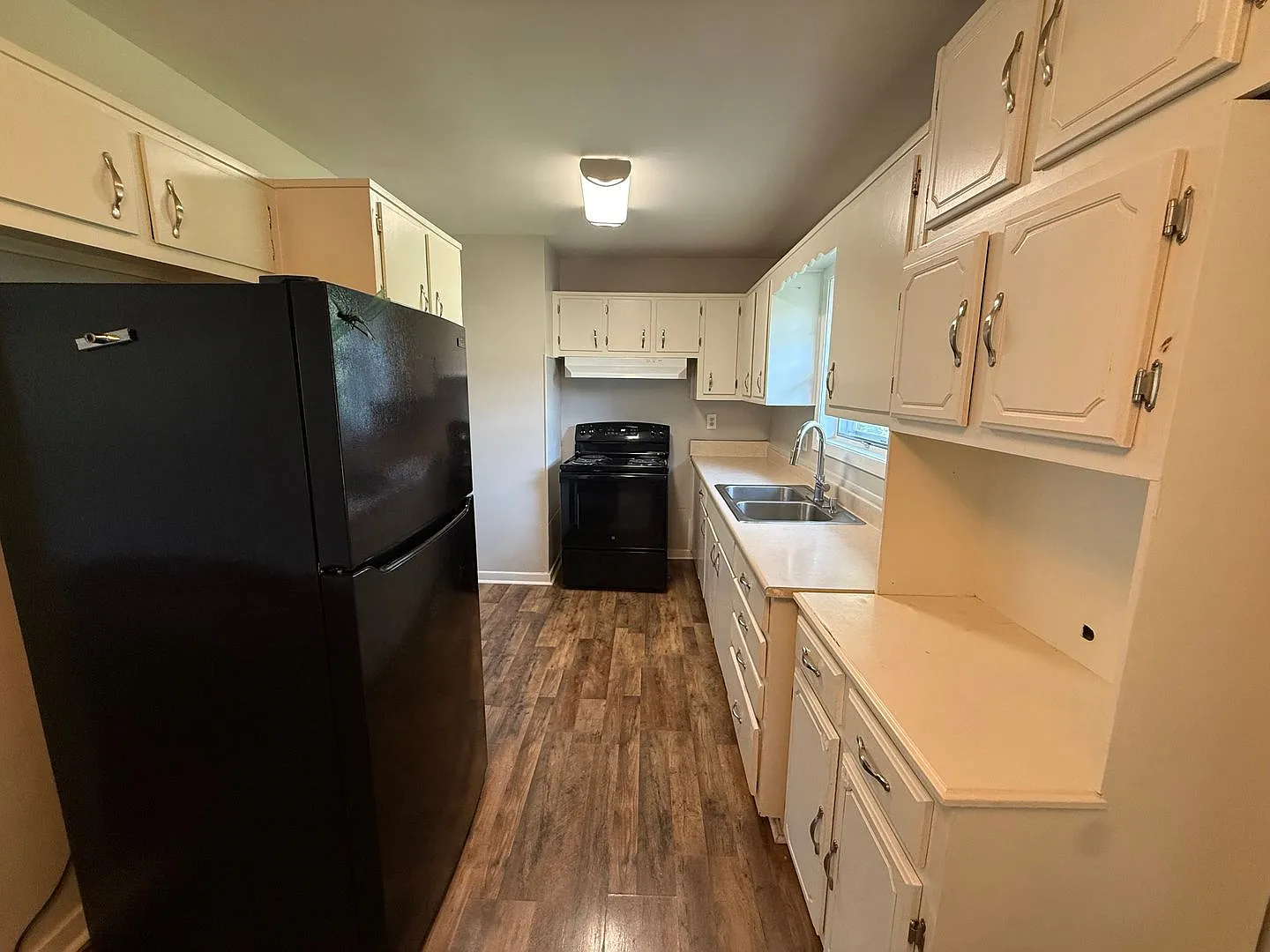 Well maintained 4 bedroom! — Photo 4