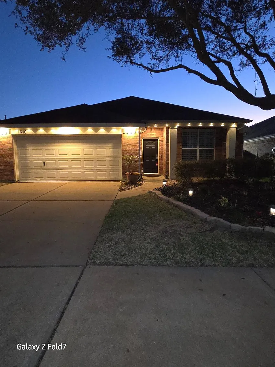 Building Photo - 1610 Eberhart Star Ct