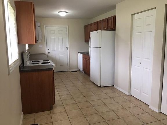 5th image of 2502 Mariposa St